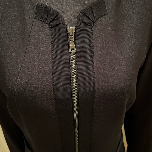 TAHARI Gorgeous Blazer - Picture 3 of 9